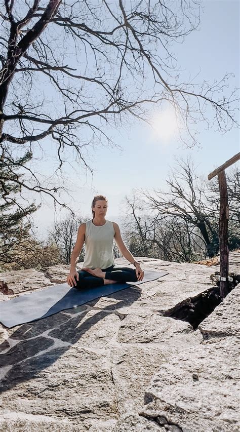 Buchen Sie online Ihre Privatstunden für Nackt Yoga